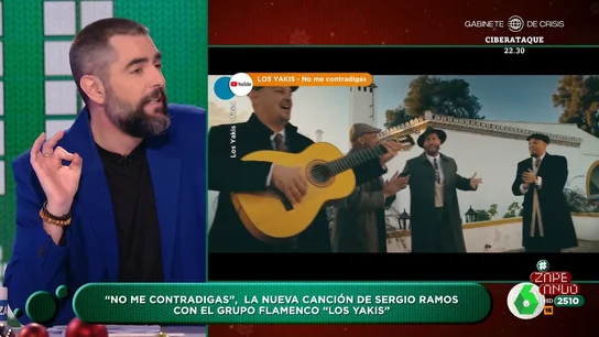 Dani Mateo analiza la nueva canción de Sergio Ramos con Los Yakis: "Si esto es 'La Voz', giro la silla" Dani Mateo analiza la nueva canción de Sergio Ramos con Los Yakis: "Si esto es 'La Voz', giro la silla"