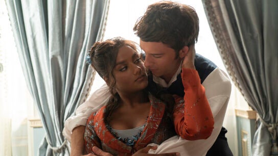 El vizconde Anthony Bridgerton (Jonathan Bailey) y Kate (Simone Ashley) siguen siendo una apasionada pareja en la tercera temporada de 'Los Bridgerton'.