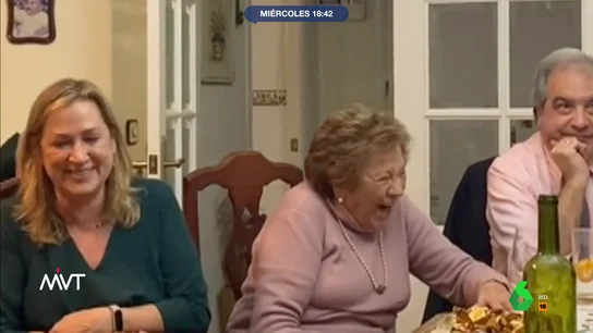 La broma viral del amigo invisible con cosas 'robadas' a la abuela: "¡Ese cuadro es mío, gilipollas!" La broma viral del amigo invisible con cosas 'robadas' a la abuela: "¡Ese cuadro es mío, gilipollas!"