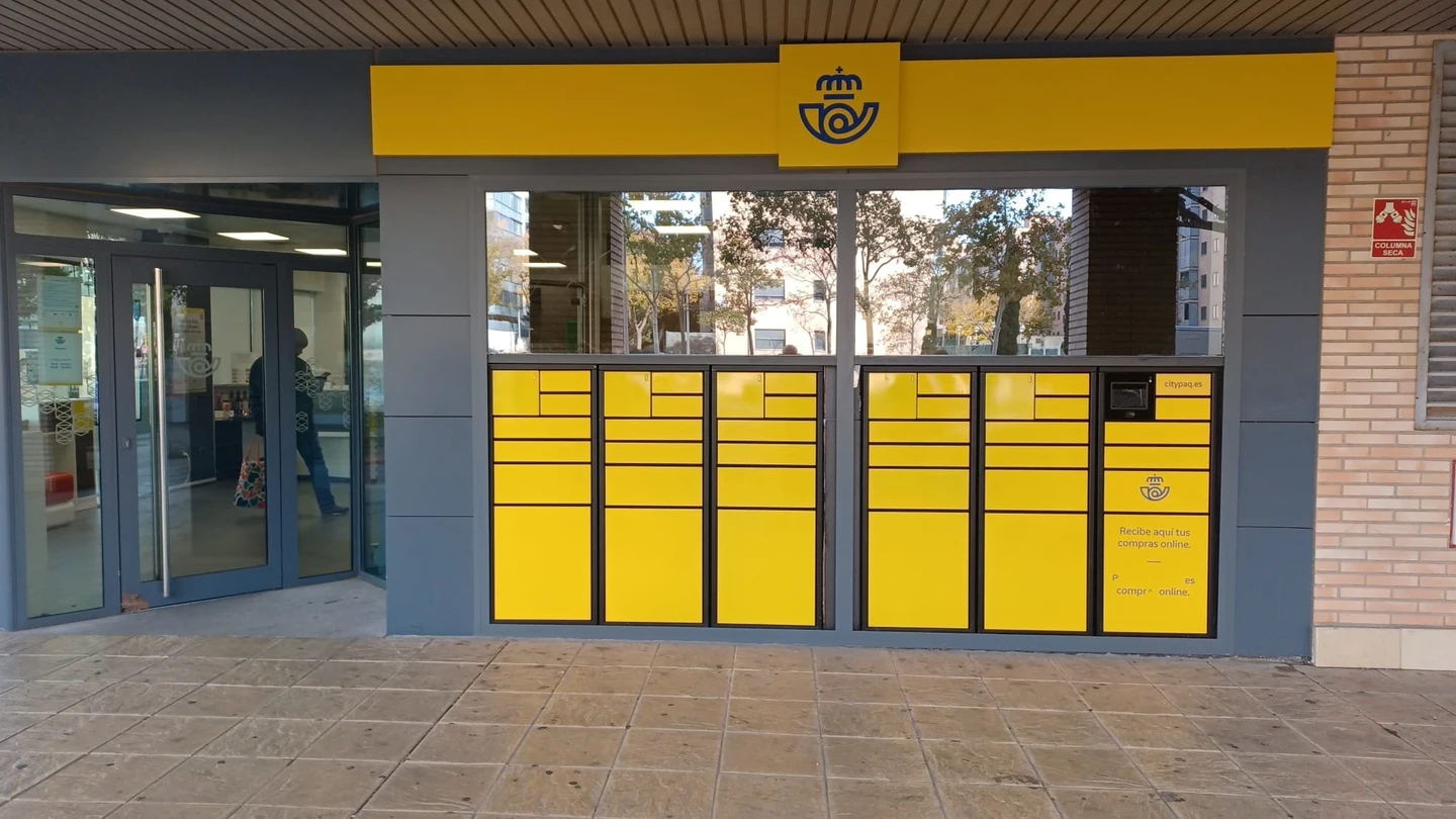 Sucursal de Correos en Zaragoza. Sucursal de Correos en Zaragoza.