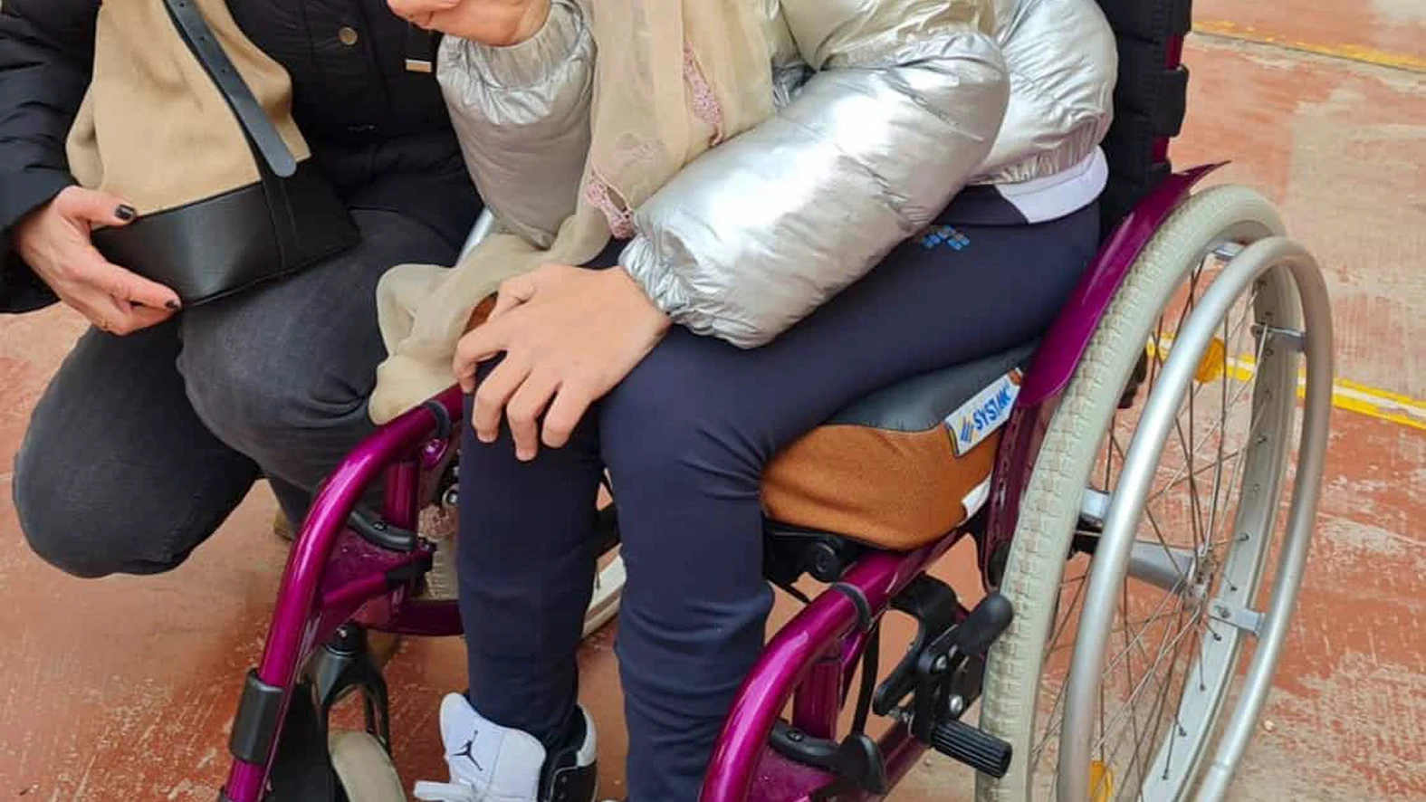 Imagen de la silla robada a una niña en Córdoba