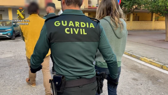 Momento de la detención de la pareja. Momento de la detención de la pareja.