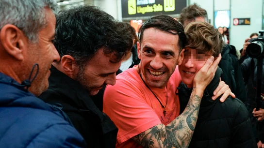 Santiago Sánchez Cogedor, al llegar a España tras ser liberado en Irán Santiago Sánchez Cogedor, al llegar a España tras ser liberado en Irán