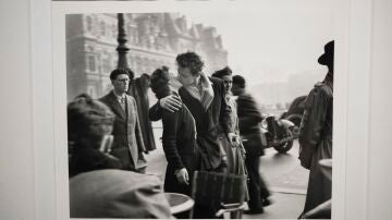 El beso de Robert Doisneau, en París