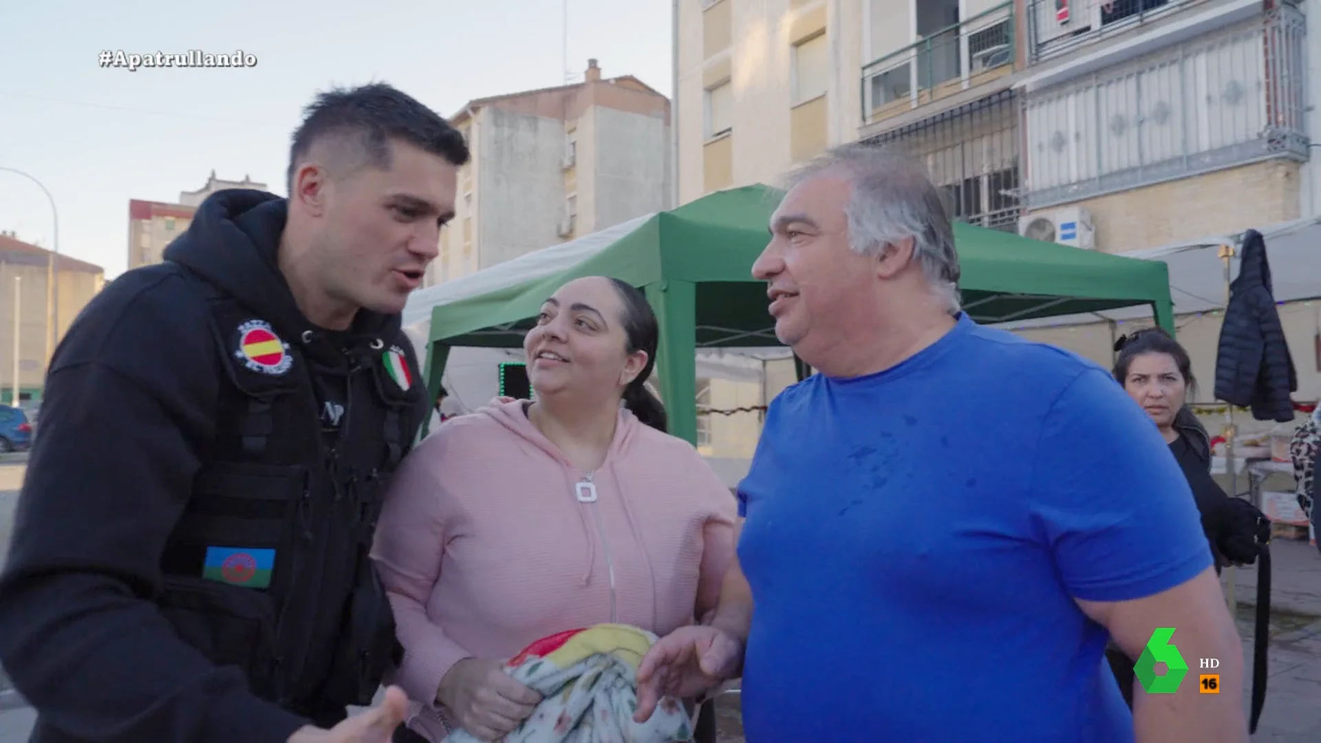 Una familia de 'Las 3000' desvela el coste de su fiesta navideña: "Gastamos 2.000 euros en comida y bebida, queremos lo mejor" Una familia de 'Las 3000' desvela el coste de su fiesta navideña: "Gastamos 2.000 euros en comida y bebida, queremos lo mejor"