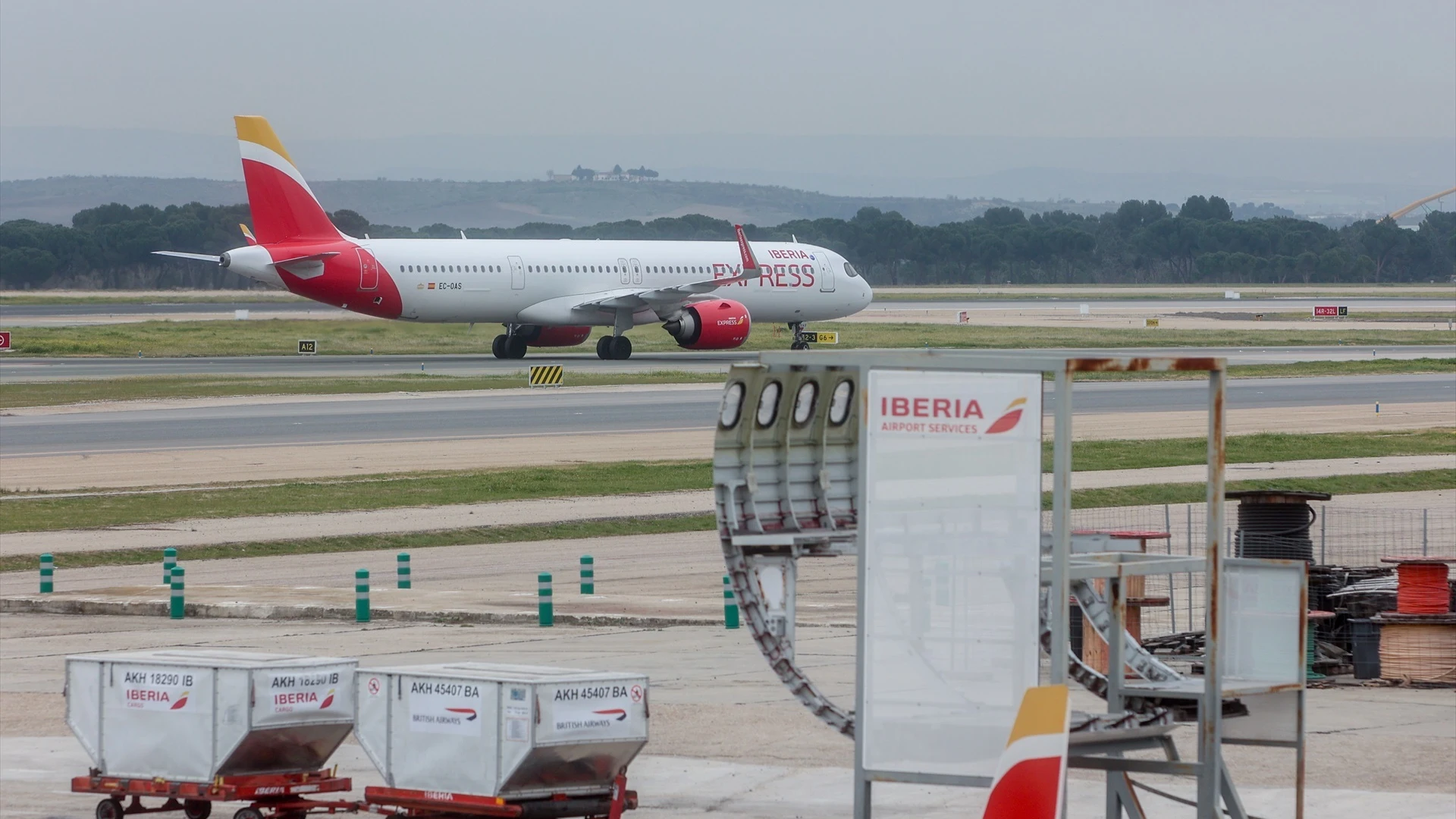 Imagen de archivo de un avión de la aerolínea Iberia en el aeropuerto Adolfo Suárez Madrid-Barajas.