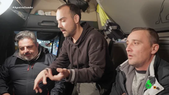 Dos camioneros cuentan cómo les pueden robar en plena Navidad: "Te echan un spray paralizante y estás como drogado" Dos camioneros cuentan cómo les pueden robar en plena Navidad: "Te echan un spray paralizante y estás como drogado"