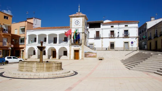 La plaza de España de Logrosán (Extremadura) La plaza de España de Logrosán (Extremadura)