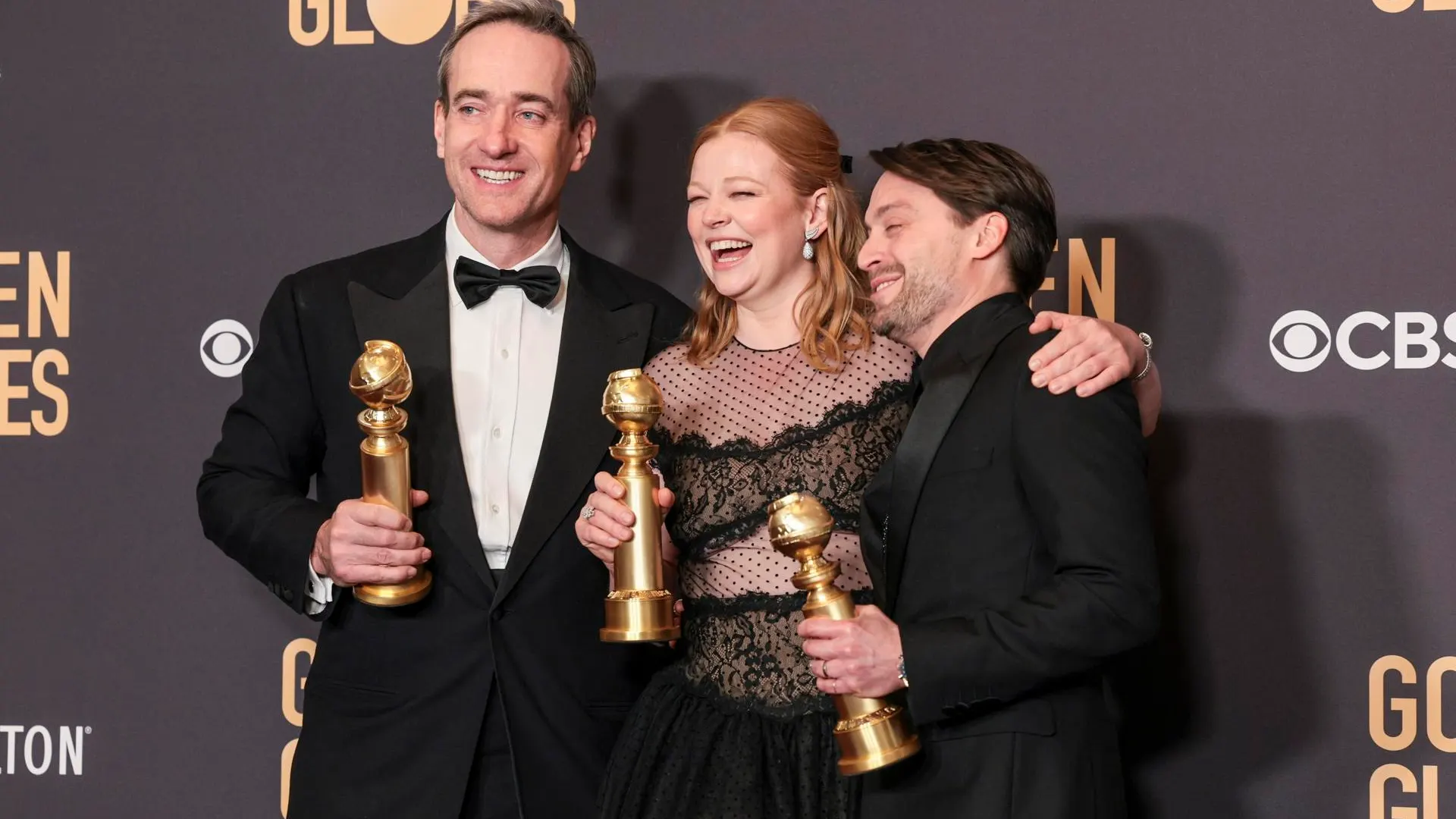 Matthew Macfadyen, Sarah Snook y Kieran Culkin, ganadores del Globo de Oro en 2024 por 'Succession'.