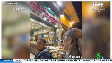 "Maricarmen, más barato que Mercadona": la técnica de los vendedores de un mercadillo de Egipto para convencer a los españoles
