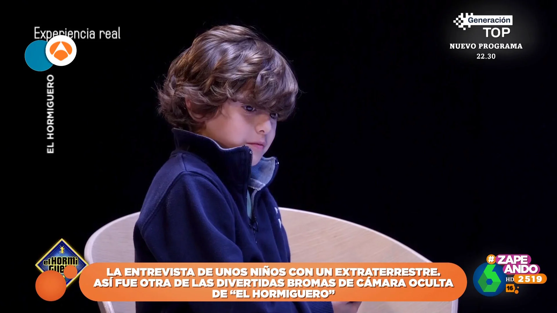 "Mi madre es más valiosa que tú": así responde un niño a un 'extraterrestre' cuando le plantea acompañarle a su planeta