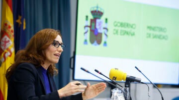 La ministra de Sanidad, Mónica García, ofrece una rueda de prensa para informar sobre los nuevos pasos del Ministerio de Sanidad en relación con la epidemia de virus respiratorios