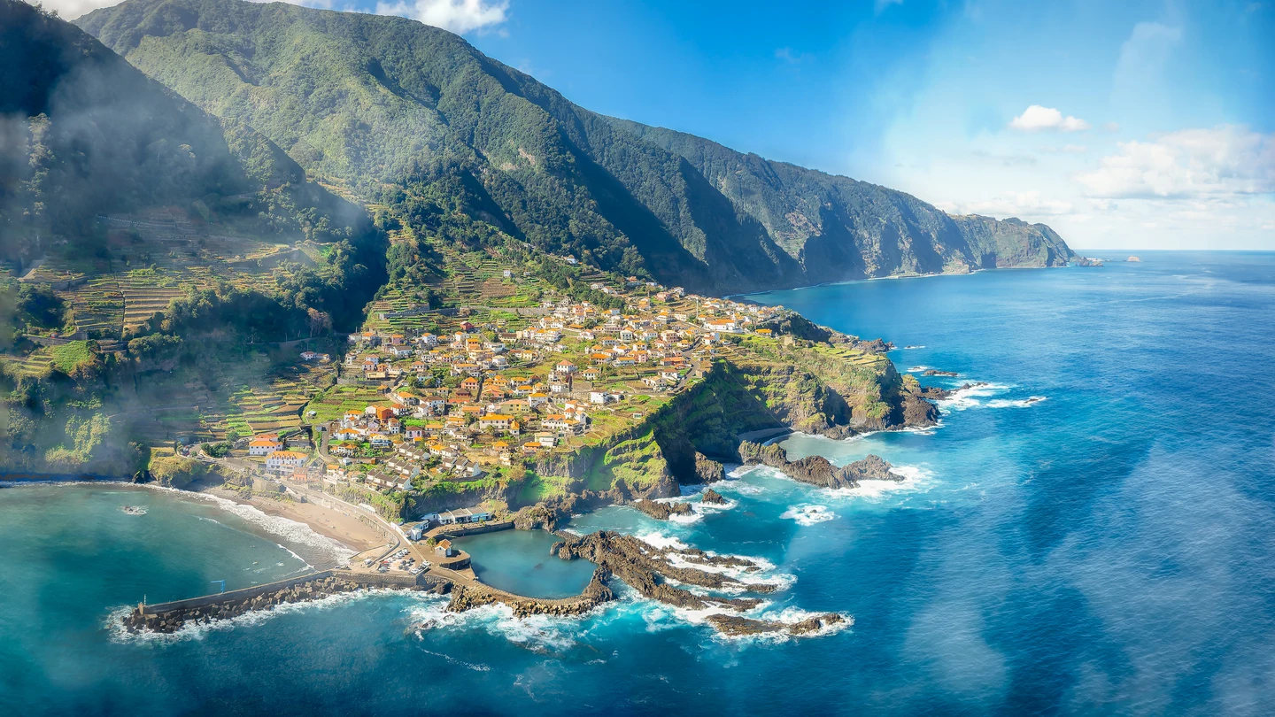 Pueblo de Seixal de la costa norte, Madeira Pueblo de Seixal de la costa norte, Madeira