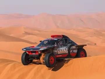 Carlos Sainz borda la estrategia y es líder virtual del Rally Dakar 2024 Carlos Sainz borda la estrategia y es líder virtual del Rally Dakar 2024