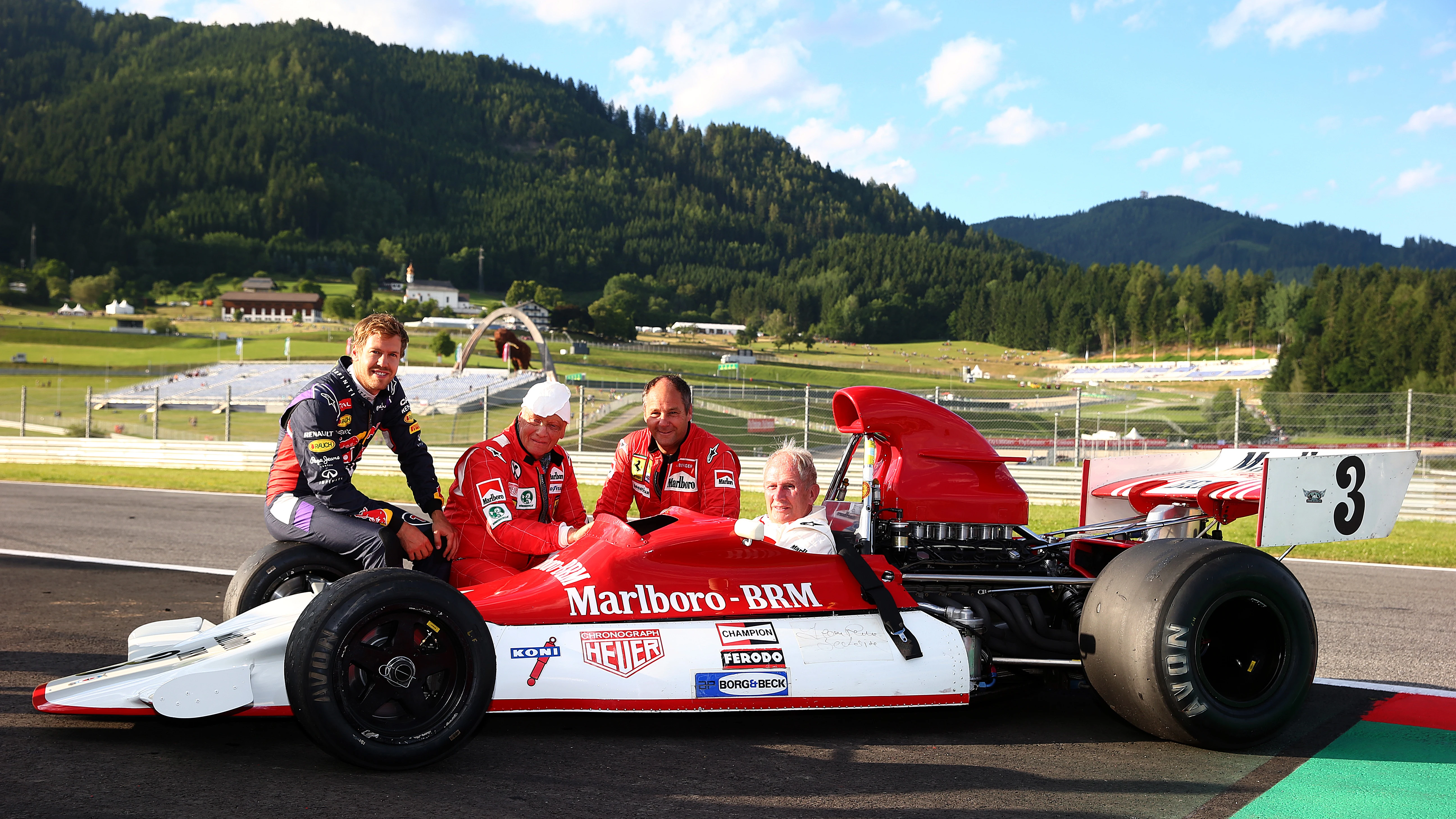 Vettel, Niki Lauda y Helmut Marko 