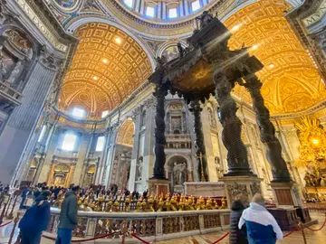 Baldaquino de Bernini de la basílica de San Pedro de El Vaticano Baldaquino de Bernini de la basílica de San Pedro de El Vaticano