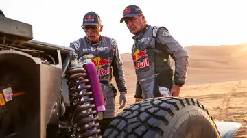 Carlos Sainz afianza su liderato en el Dakar 2024