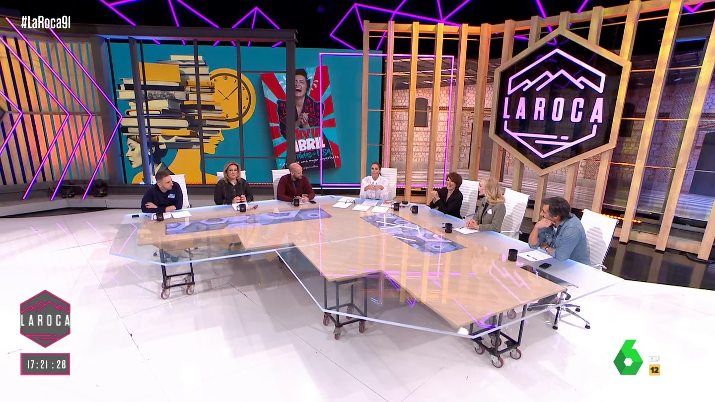 El 'pique' entre Carmen Lomana y Pilar Vidal: "Para los 80 o 90 años que tiene, está fenomenal" El 'pique' entre Carmen Lomana y Pilar Vidal: "Para los 80 o 90 años que tiene, está fenomenal"