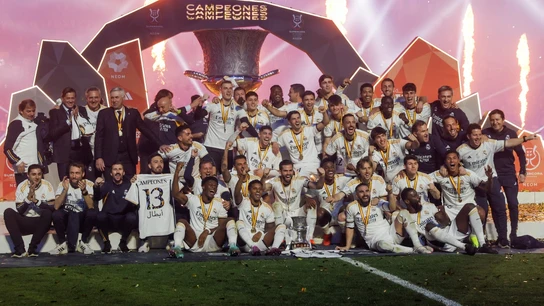 El Real Madrid celebra la Supercopa de España El Real Madrid celebra la Supercopa de España