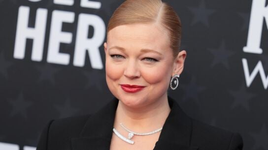 Sarah Snook, ganadora del Critic Choice Award a mejor actriz por 'Succession'.