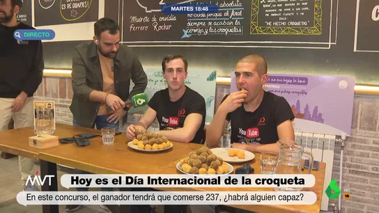 El truco de un joven para batir el récord mundial de comerse 236 croquetas Javier Bastida conversa con dos jóvenes dispuestos a batir el récord mundial de comer croquetas, que ostenta un vasco desde 1936 con 236. En este vídeo, uno de ellos comparte dos consejos: "No hagáis esto en casa y beber agua a sorbitos pequeños".