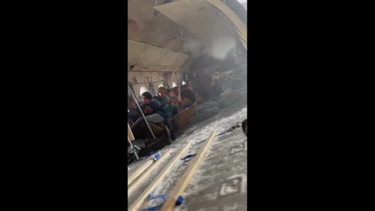 Escena de la película 'La sociedad de la nieve' Escena de la película 'La sociedad de la nieve'