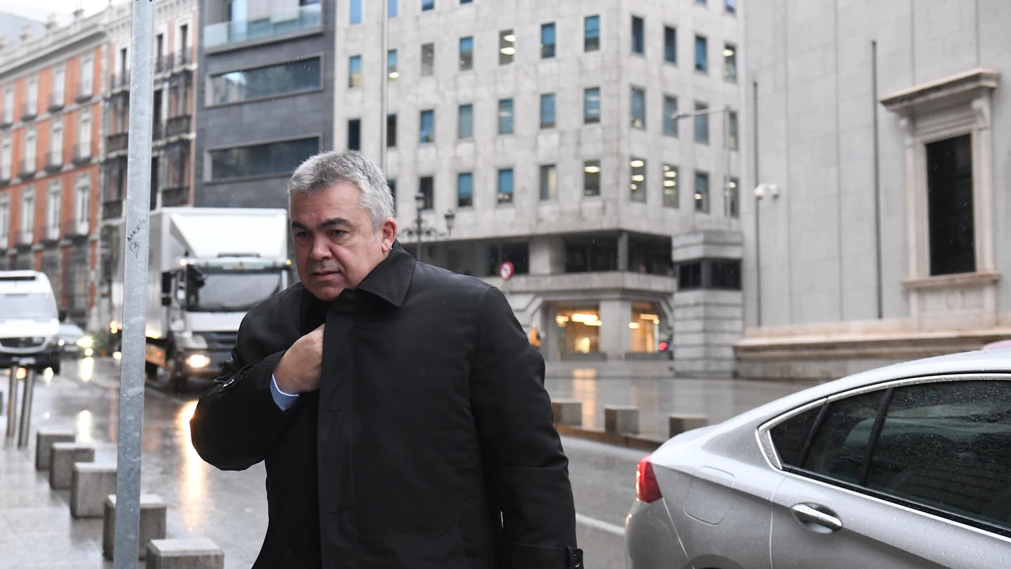 Santos Cerdán y Turull muestran "normalidad" en su reunión Santos Cerdán y Turull muestran "normalidad" en su reunión
