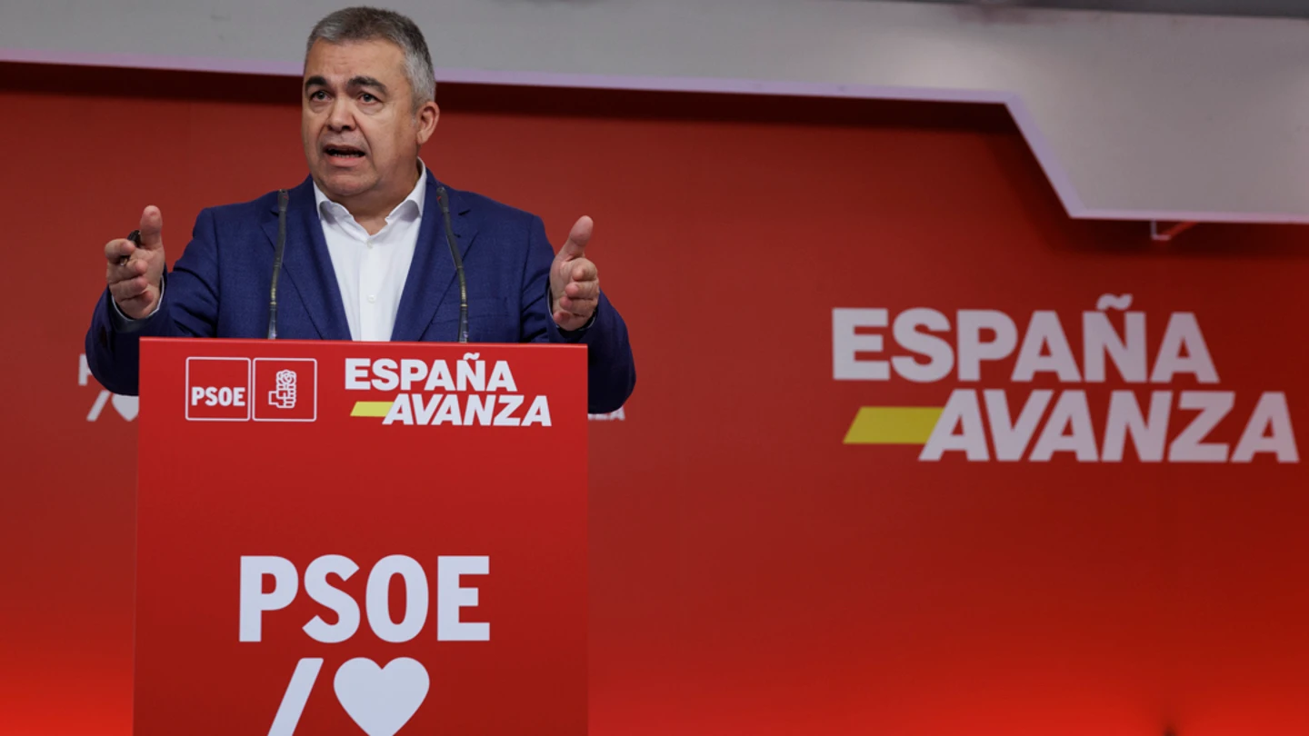 El secretario de organización del PSOE, Santos Cerdán, ofrece una rueda de prensa en la sede del PSOE en Madrid este lunes. El secretario de organización del PSOE, Santos Cerdán, ofrece una rueda de prensa en la sede del PSOE en Madrid este lunes.