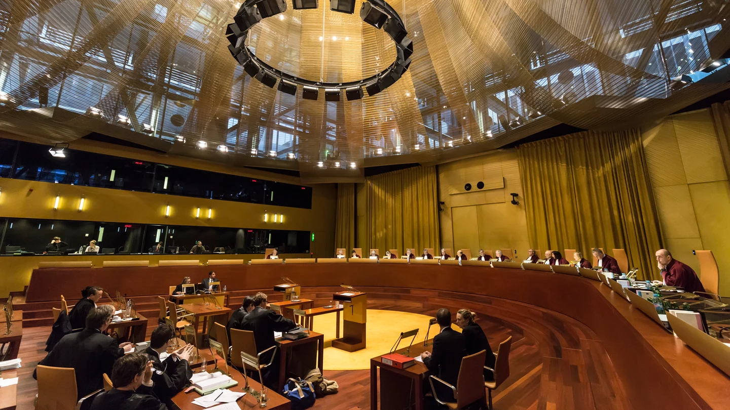 Una vista en la Gran Sala del Tribunal de Justicia de la Unión Europea. Una vista en la Gran Sala del Tribunal de Justicia de la Unión Europea.