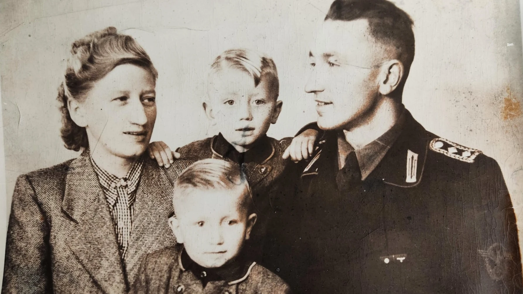 El abuelo del periodista Ricardo Dudda junto a su familia