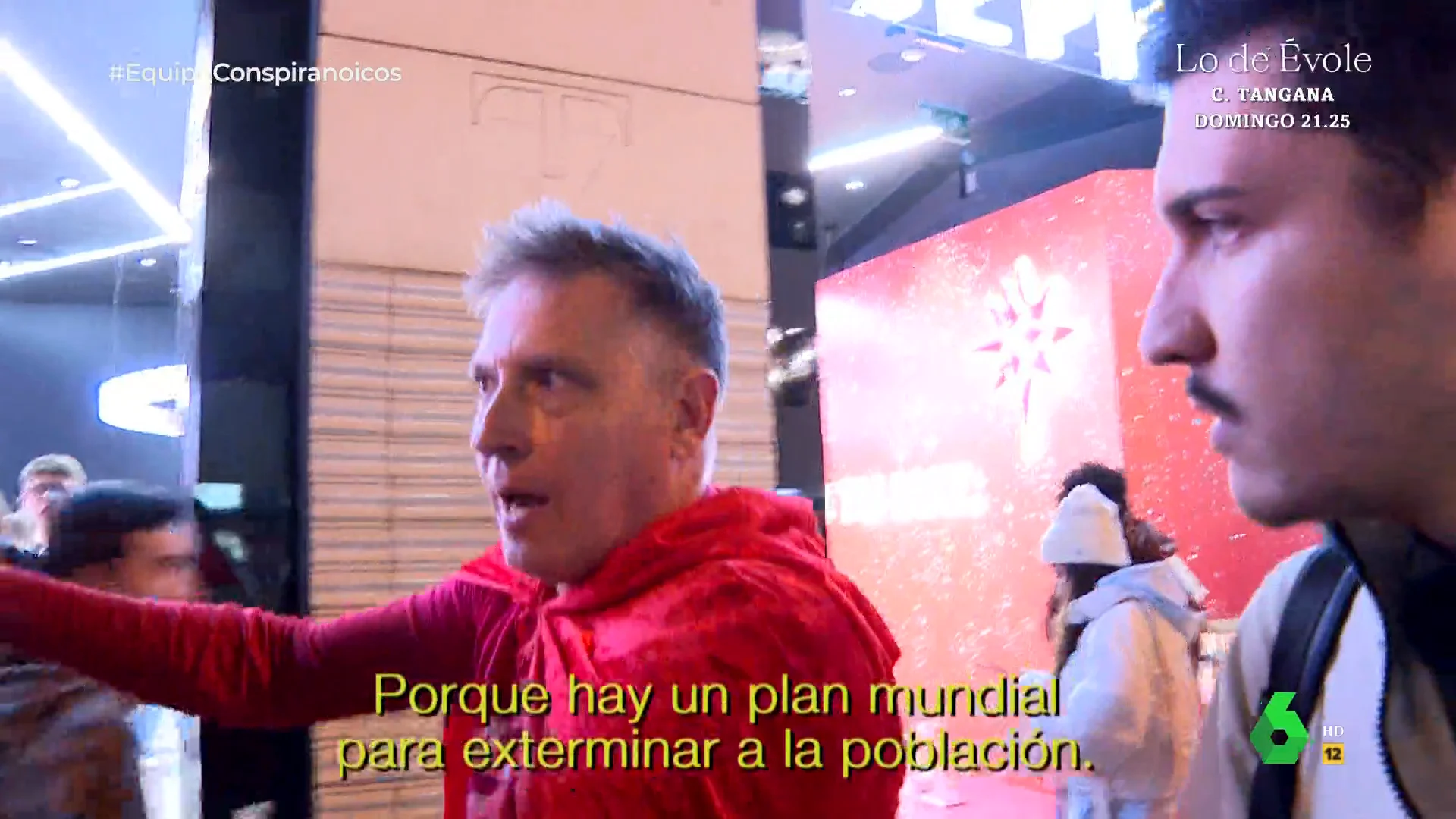 En este vídeo, Equipo de Investigación asiste a una manifestación de 'Los Espartanos', un grupo negacionista del cambio climático, y entrevista a su líder: "No he contactado con científicos, todo lo que quieras está en las redes sociales", afirma.