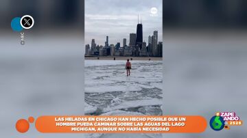 Un hombre cruza el lago Michigan saltando sobre los bloques de hielo: estas son las heladoras imágenes