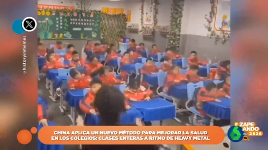 Niños bailando al ritmo de heavy metal en China Niños bailando al ritmo de heavy metal en China