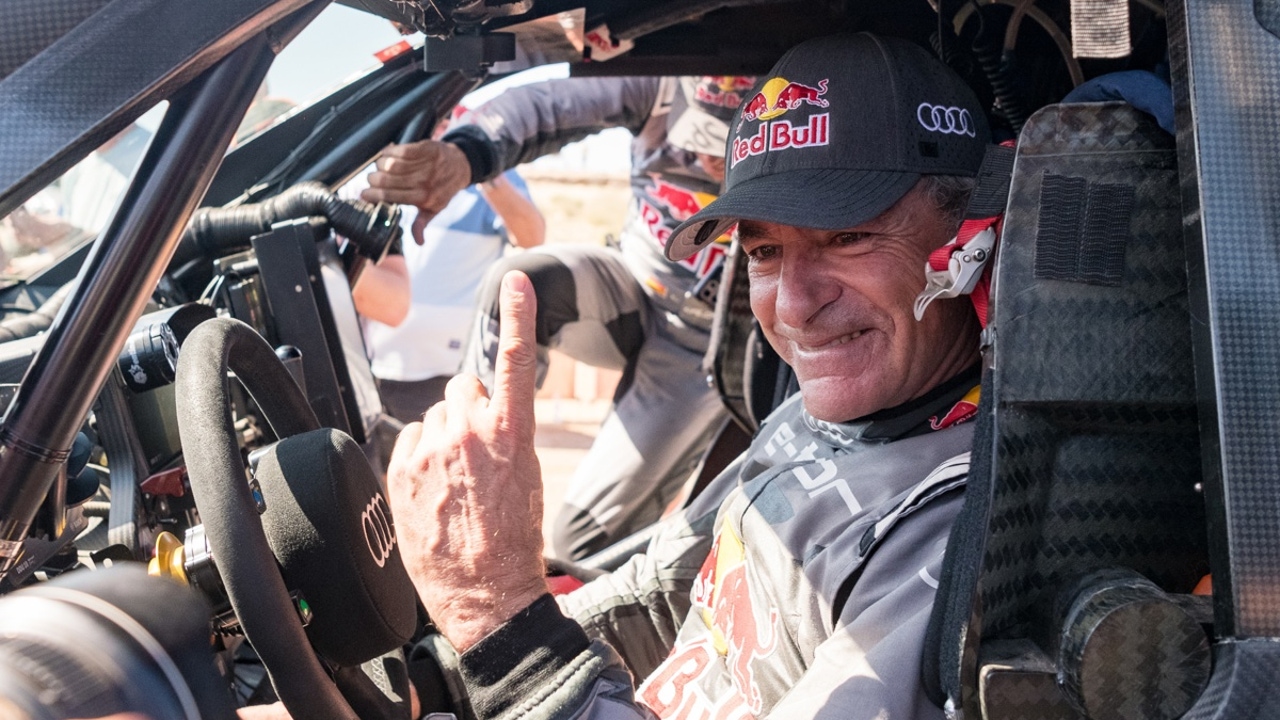 Even the director of the Dakar surrenders to the feat of “grandfather” Sainz: “Carlos… is incredible”