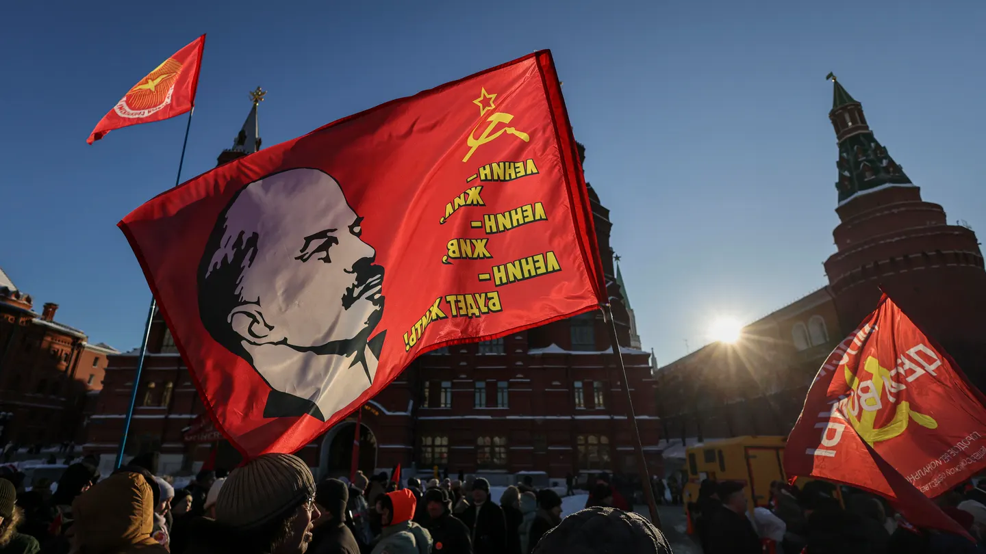 Ciudadanos rusos recuerdan a Lenin en el centenario de su muerte Ciudadanos rusos recuerdan a Lenin en el centenario de su muerte