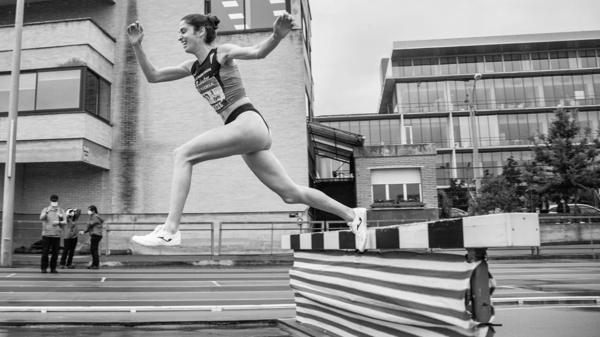 Alba Cebrián, durante una prueba de atletismo