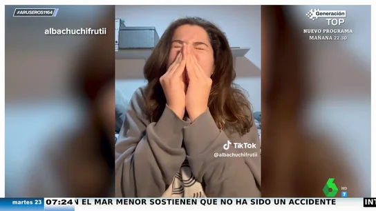 Una cajera de supermercado estalla contra sus clientes: "Quedan 5 minutos, tío, ¿tienes que comprar palomitas?" Una cajera de supermercado estalla contra sus clientes: "Quedan 5 minutos, tío, ¿tienes que comprar palomitas?"