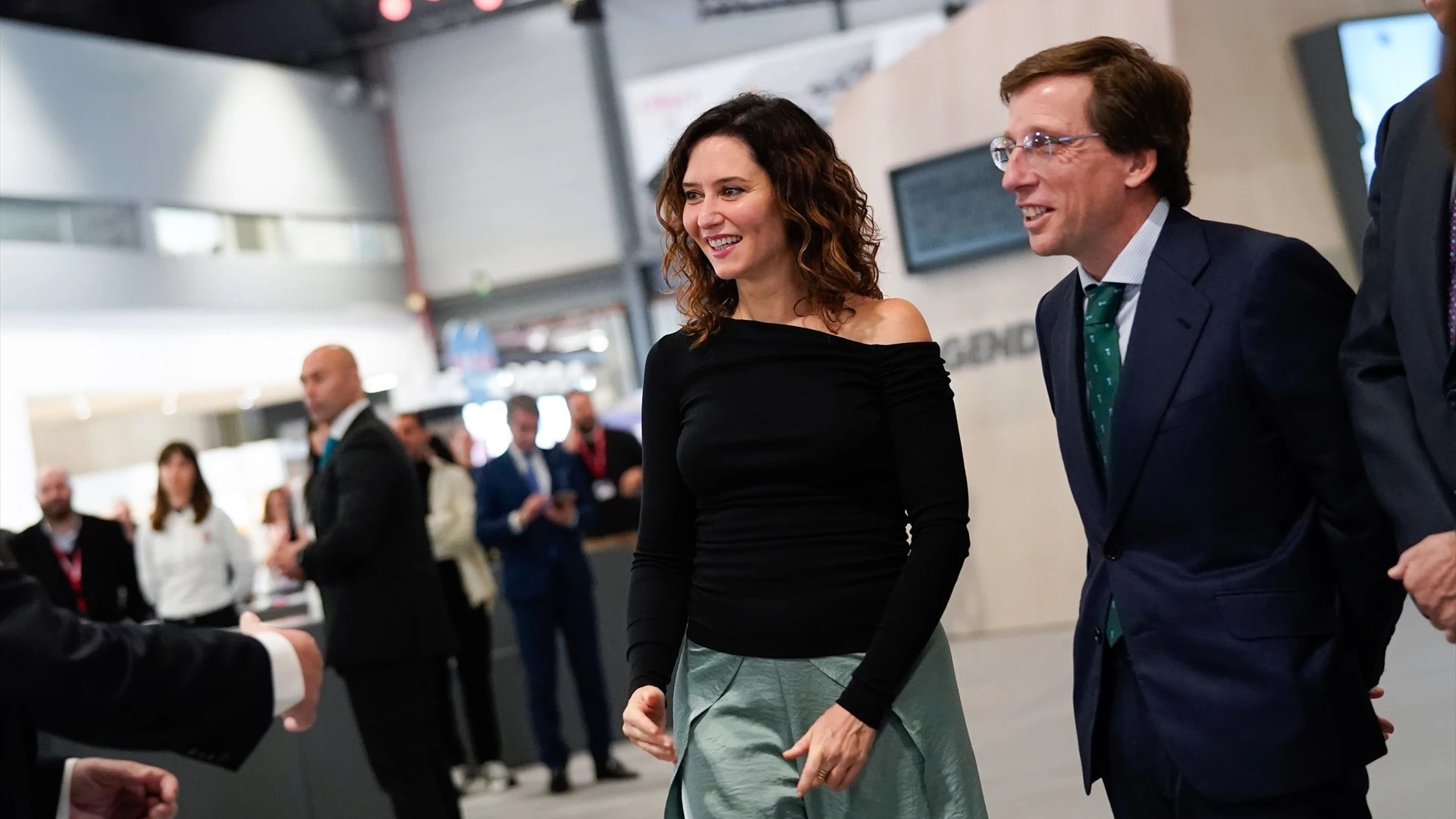 Isabel Díaz Ayuso y José Luis Martínez-Almeida en Fitur.