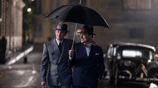 Balenciaga (Alberto San Juan) y Wladzio DAttainville (Thomas Coumans) su pareja y socio en 1944 en 'Cristóbal Balenciaga'. Balenciaga (Alberto San Juan) y Wladzio DAttainville (Thomas Coumans) su pareja y socio en 1944 en 'Cristóbal Balenciaga'.