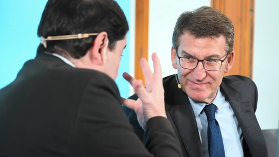 El presidente del PP, Alberto Núñez Feijóo, y el presidente de Castilla y León, Alfonso Fernández Mañueco, participan en un coloquio sobre Educación en León. El presidente del PP, Alberto Núñez Feijóo, y el presidente de Castilla y León, Alfonso Fernández Mañueco, participan en un coloquio sobre Educación este miércoles en León.