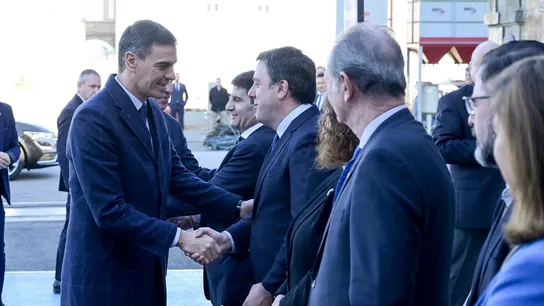 Sánchez anuncia la construcción en Ferrol de un buque de aprovisionamiento para la Armada con 439 millones Sánchez anuncia la construcción en Ferrol de un buque de aprovisionamiento para la Armada con 439 millones