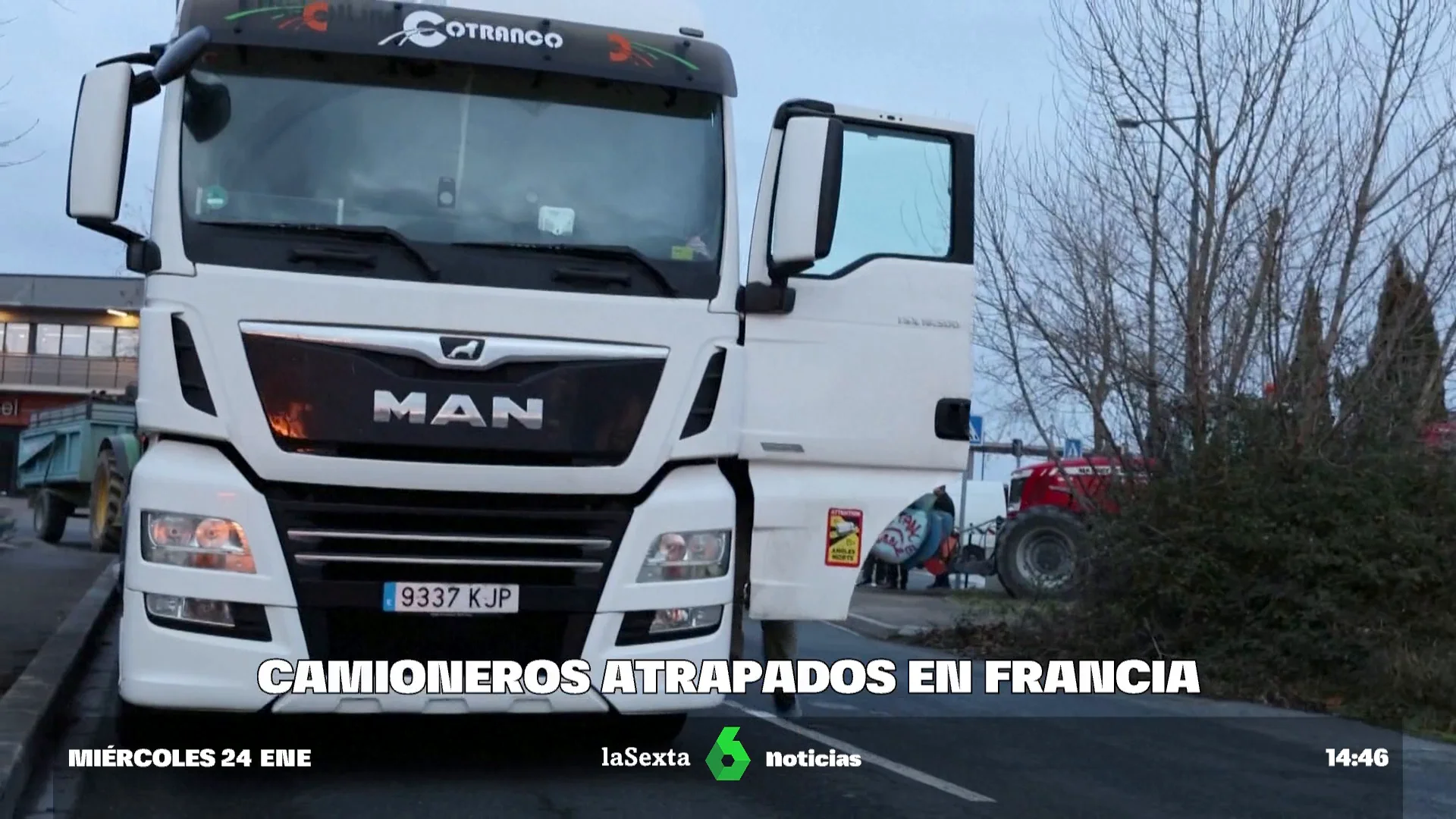 Camioneros quedan atrapados en Francia por las protestas de agricultores: "Nos va a tocar quedarnos aquí"