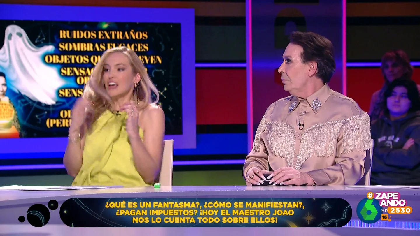El susto de Isabel Forner mientras el Maestro Joao cuenta una anécdota sobre fantasmas en directo El susto de Isabel Forner mientras el Maestro Joao cuenta una anécdota sobre fantasmas en directo