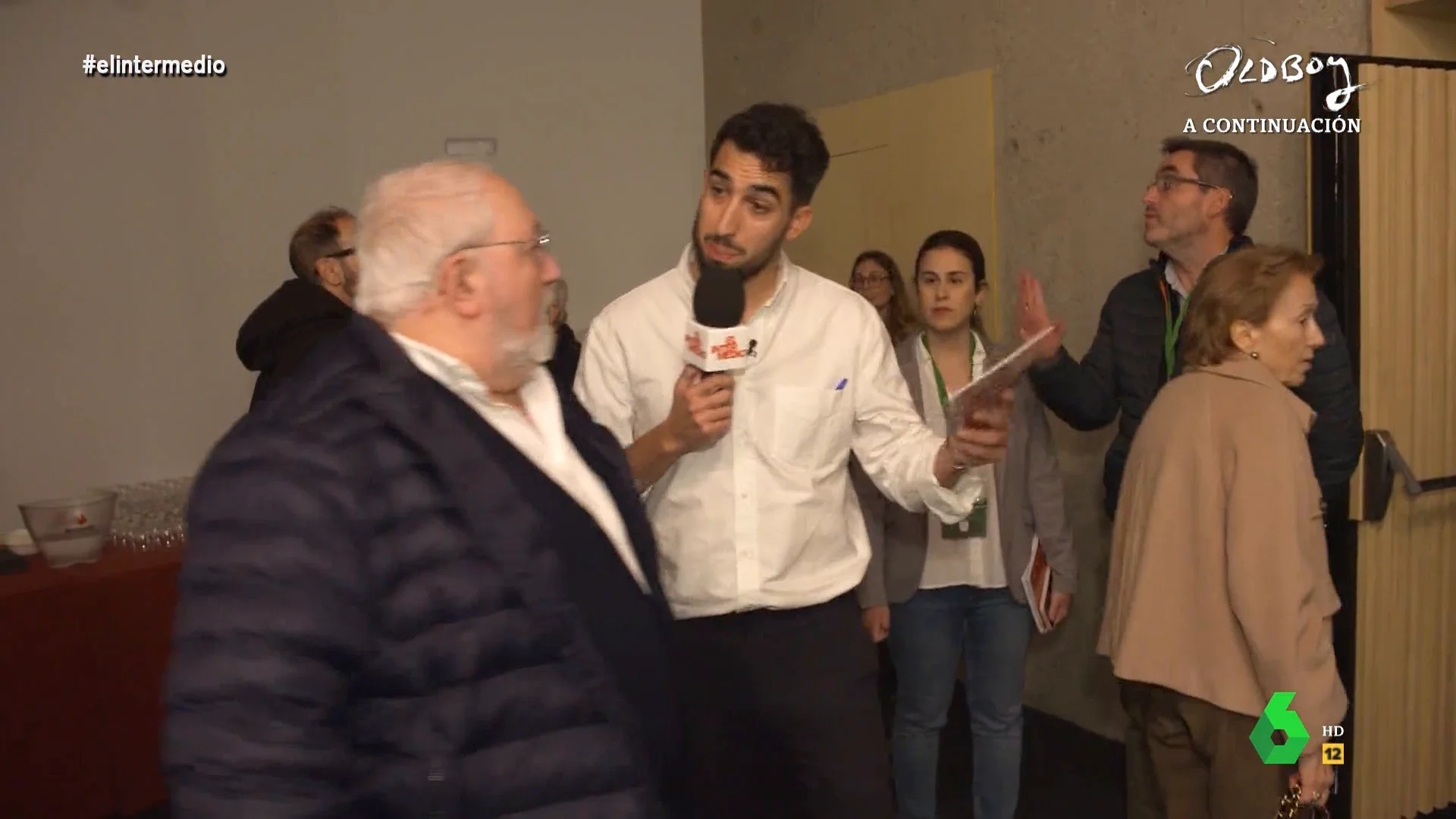 La confesión de un señor a Isma Juárez que asistía al foro sobre la amnistía: "Yo he venido por el vino"