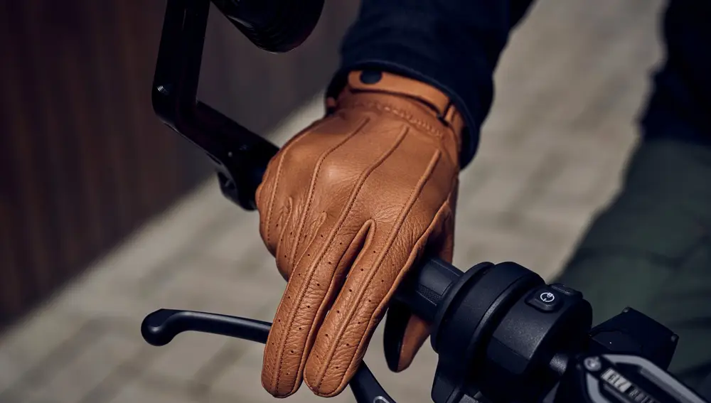 Nuevas medidas para motoristas: cómo saber si mis guantes están