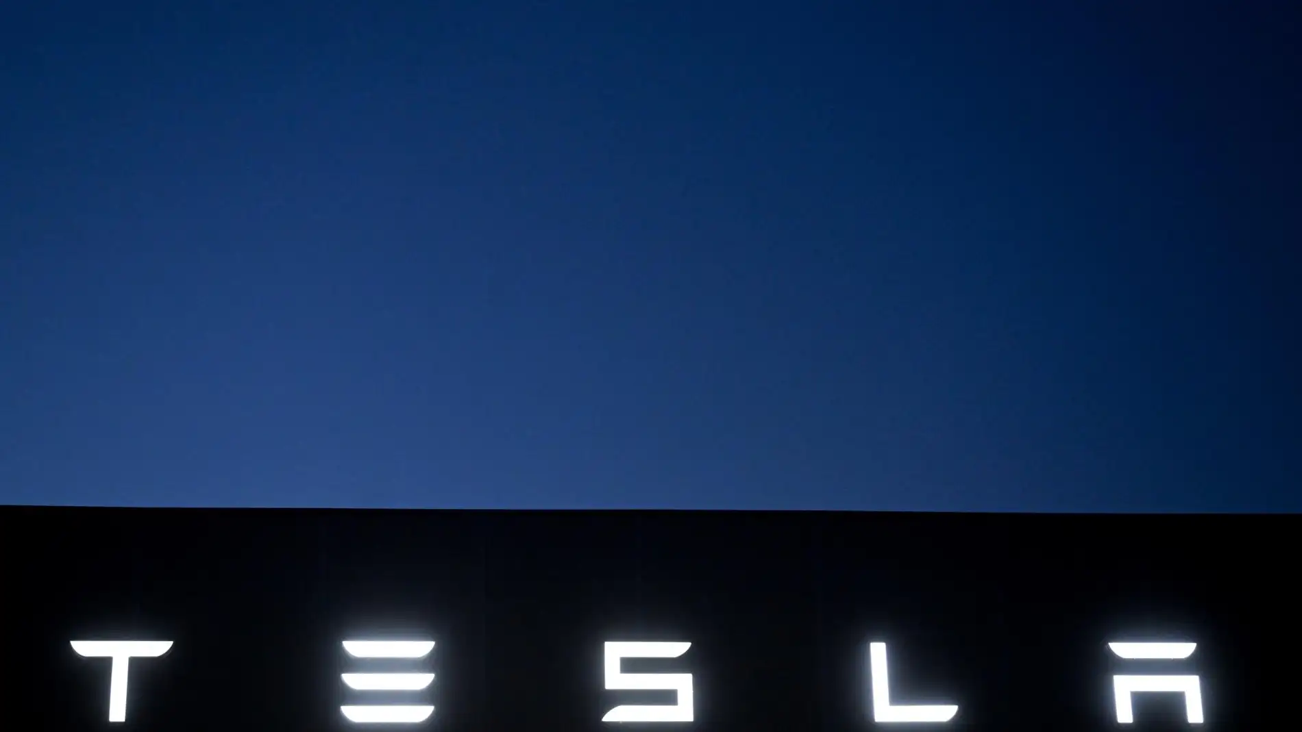 Las acciones de Tesla pierden más de un 10% de su valor