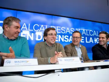 Borja Sémper, José Luis Martínez-Almeida y otros representantes en el Comité de Alcaldes del PP de Madrid