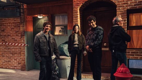 Miguel Herrán ('Asalto al Banco Central') y los protagonistas de 'Clanes' Clara Lago y Tamar Novas.