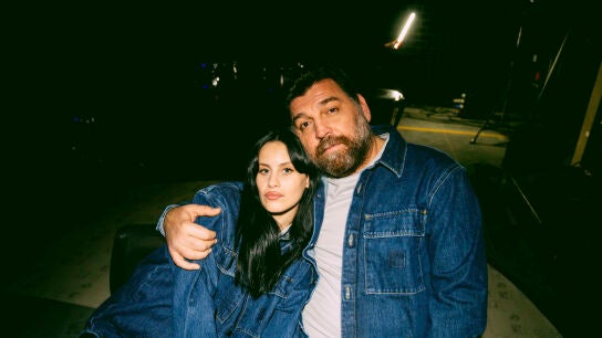 Milena Smit ('El juego del alma') y Hovich Keuchkerian ('Asalto al Banco Central') durante el rodaje del vídeo promocional de Netflix.