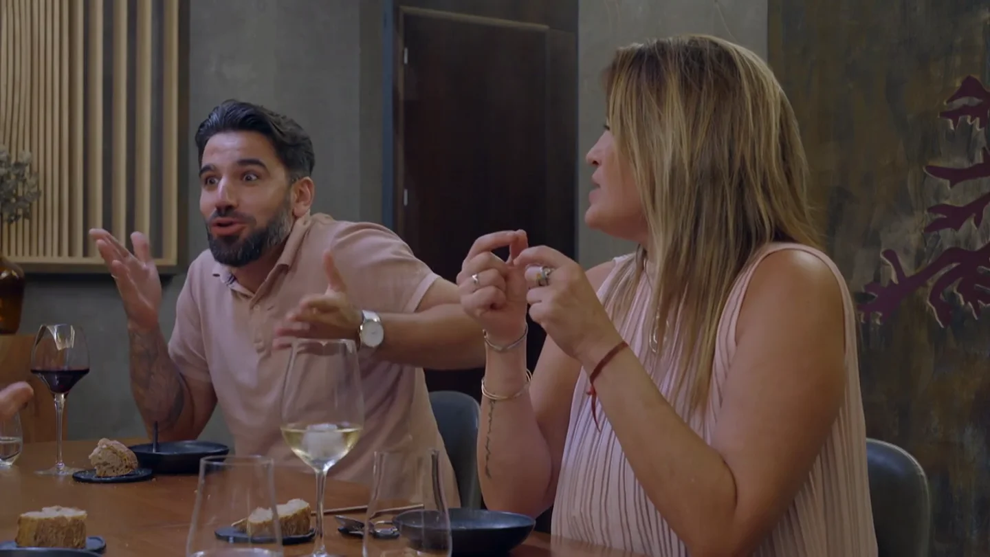 "Es un 'sabelotodo' y un 'sabelonada'": duro enfrentamiento entre Ramón, de Burlesque y Juampe, de Villanos Bistró Canalla "Es un 'sabelotodo' y un 'sabelonada'": duro enfrentamiento entre Ramón, de Burlesque y Juampe, de Villanos Bistró Canalla